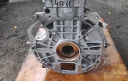 Блок цилиндров ДВС (без ГБЦ) для Mitsubishi Outlander 2012 года на фотографиях