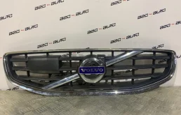 Решетка радиатора для Volvo S60 2015 года на фотографиях