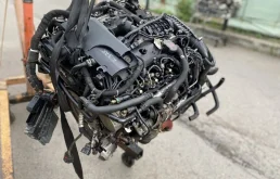 Двигатель для Jaguar XF 2010 года на фотографиях