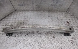 Усилитель бампера передний верхний для Audi Q7 2009 года на фотографиях