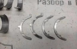 Коленвал для Mercedes-Benz Vito 2002 года на фотографиях