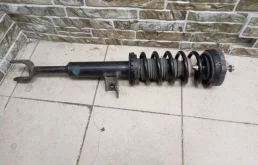 Амортизатор задний правый для BMW 5er 2011 года на фотографиях