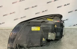 Фара правая для Volvo C30 2007 года на фотографиях