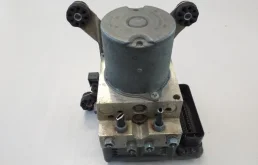 Блок ABS для BMW 5er 2012 года на фотографиях