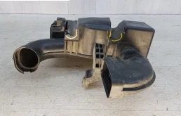 Резонатор воздуховода для Hyundai Solaris 2014 года на фотографиях