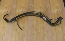 Горловина топливного бака для Toyota RAV4 на фотографиях