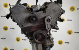 Двигатель без навесного для Chrysler 300C 2011 года на фотографиях