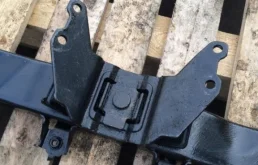 опора АКПП задняя (1237151070) для Toyota Land Cruiser 200 2007-2015