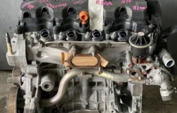 Двигатель без навесного для Honda Stream на фотографиях