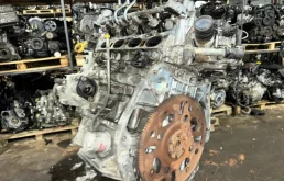 Двигатель для Nissan Serena 2006 года на фотографиях