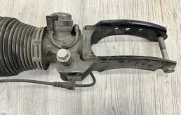 Пневмостойка передняя правая для Audi Q7 2008 года на фотографиях