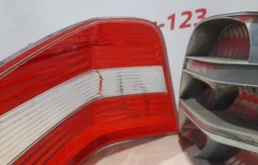 Фонарь внешний правый для Mercedes-Benz M class 2005 года на фотографиях