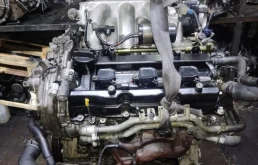 Двигатель без навесного для Nissan Pathfinder 2003 года на фотографиях