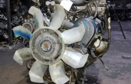 Двигатель без навесного для Mitsubishi Pajero 2017 года на фотографиях