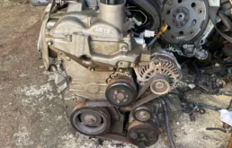 Двигатель для Nissan Tiida 2004 года на фотографиях