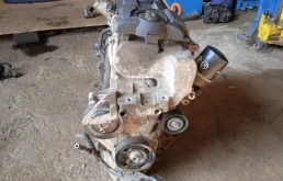 Двигатель для Skoda Rapid 2012 года на фотографиях