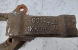 Кулак поворотный правый для Nissan Tiida на фотографиях