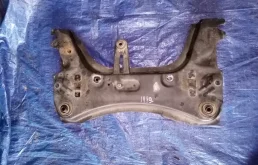 Подрамник двигателя для Nissan Note на фотографиях