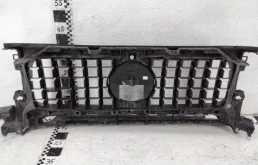 Решетка радиатора для Mercedes-Benz G class 2023 года на фотографиях