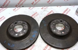 Диски тормозные задние (комплект) для Volvo XC90 на фотографиях