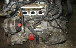 Двигатель для Nissan Tiida 2004 года на фотографиях