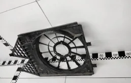 Вентилятор радиатора охлаждения ДВС для Skoda Rapid 2018 года на фотографиях