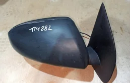 Стекла и зеркала для Nissan Qashqai 2011 года на фотографиях