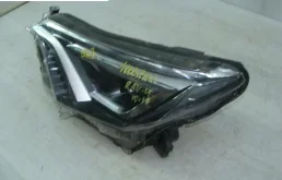 Фара ксенон левая для Toyota RAV4 2021 года на фотографиях
