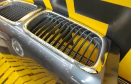 Капот для BMW 7er 2001 года на фотографиях