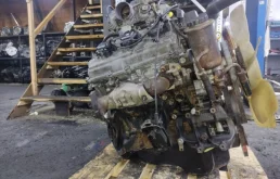 Двигатель для Toyota Land Cruiser 1997 года на фотографиях