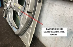 Дверь передняя правая для Toyota Corolla 2003 года на фотографиях