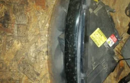 Фара правая для Volvo C30 2007 года на фотографиях