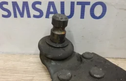 Рычаг передний правый нижний для Volvo XC70 на фотографиях