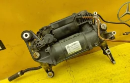 Компрессор пневмоподвески задний для Porsche Cayenne на фотографиях