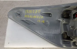 Фонарь внутренний правый для Toyota Highlander на фотографиях