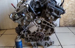 Двигатель для Jaguar XF 2010 года на фотографиях