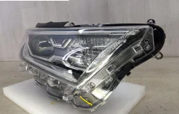 Фары для Toyota RAV4 2025 года на фотографиях