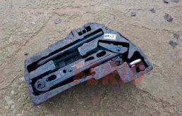 Домкрат для Opel Corsa D Хэтчбек-5 2006-2014