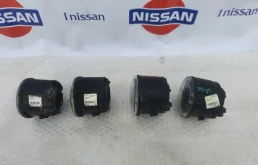 Противотуманка (ПТФ) передняя правая для Nissan Tiida на фотографиях