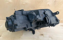 Фары для Volkswagen Touran 2010 года на фотографиях