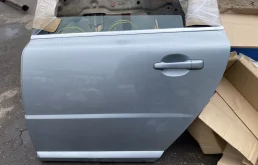 Дверь задняя левая для Volvo XC70 2013 года на фотографиях