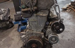 Двигатель для Nissan Serena 2001 года на фотографиях