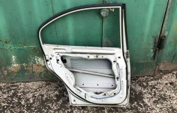 Дверь задняя левая для Hyundai Elantra 2008 года на фотографиях