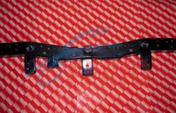 Усилитель переднего бампера для Toyota Corolla 2007 года на фотографиях