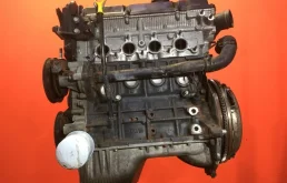 Двигатель без навесного для Kia Rio 2010 года на фотографиях