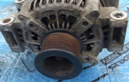 Генератор для Toyota Land Cruiser на фотографиях