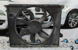 Вентилятор радиатора охлаждения ДВС для Mercedes-Benz M class 2006 года на фотографиях