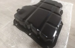 Поддон картера для Mitsubishi Outlander 2005 года на фотографиях