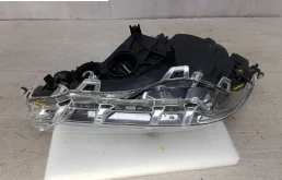 Фары для Toyota RAV4 2025 года на фотографиях