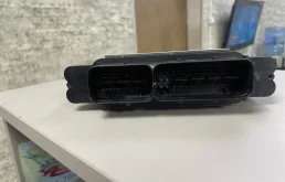 Блок управления двигателем для Volkswagen Polo 2020 года на фотографиях